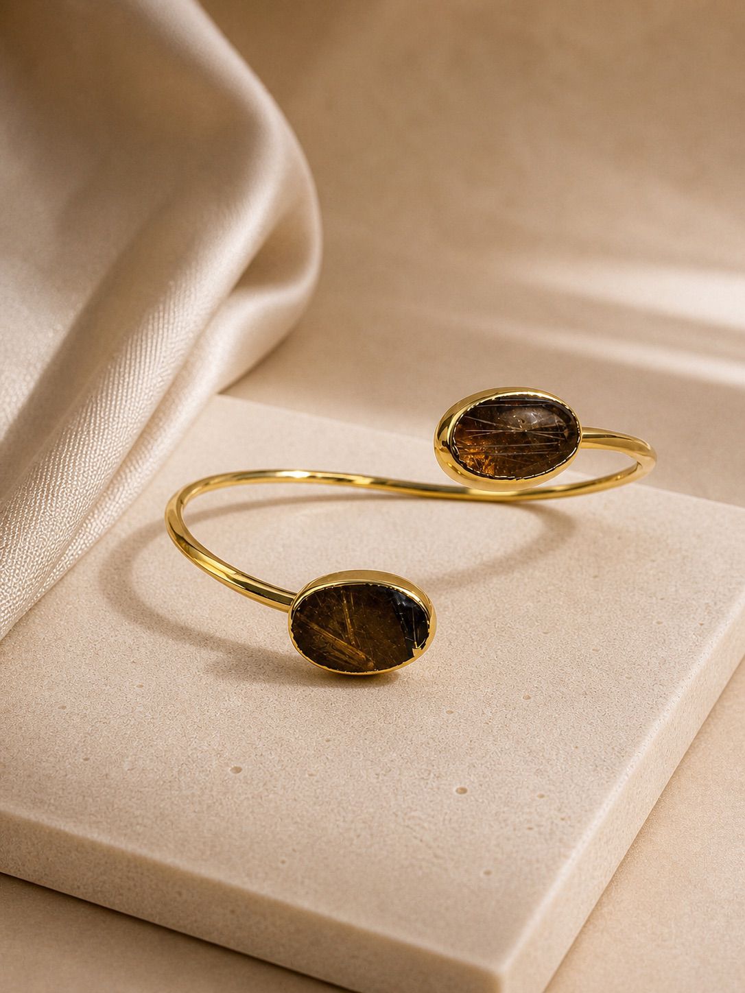 Goldquarz Verstellbares Armband – Messing mit 14K Vergoldung