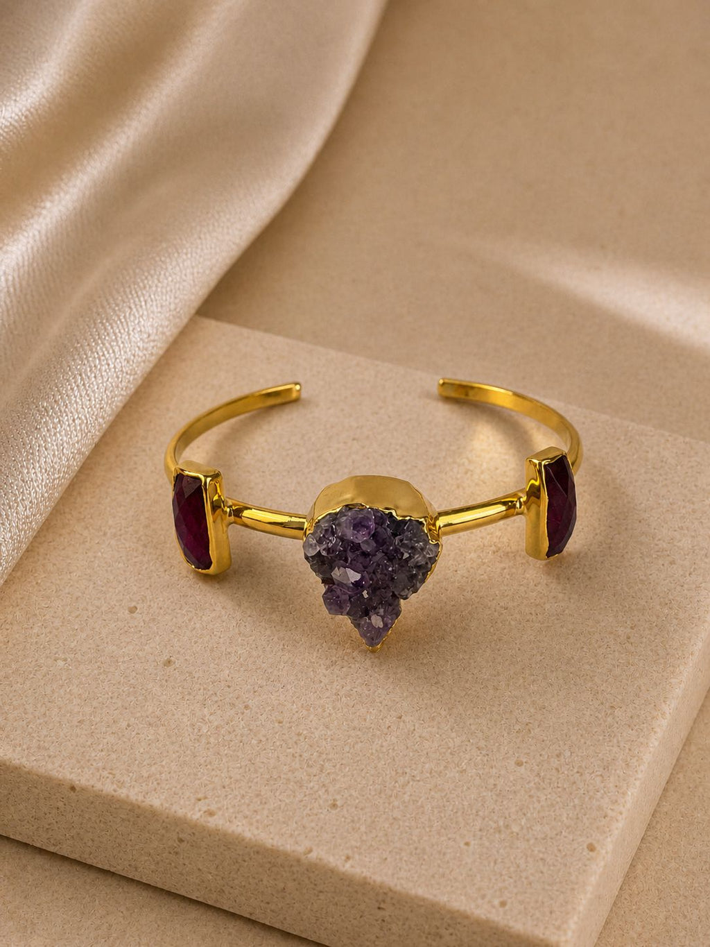 Königliches Amethyst verstellbares Armband – 14K Gold über Messing