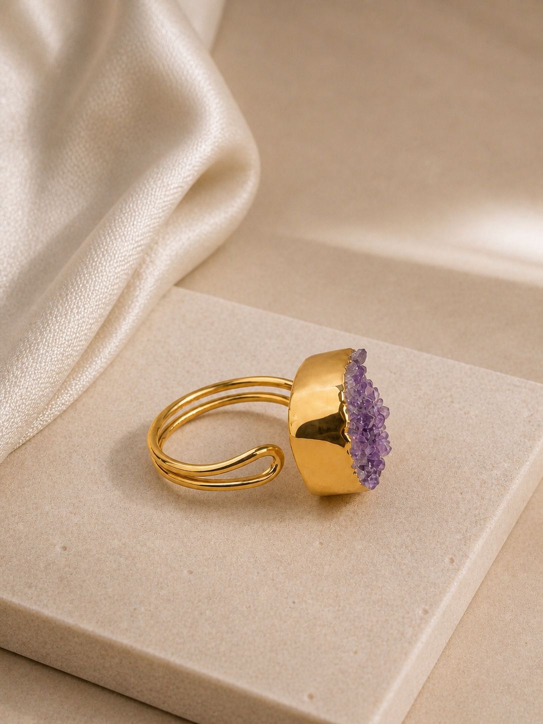 Amethyst Glow Verstellbarer Ring – 14K vergoldetes Messing