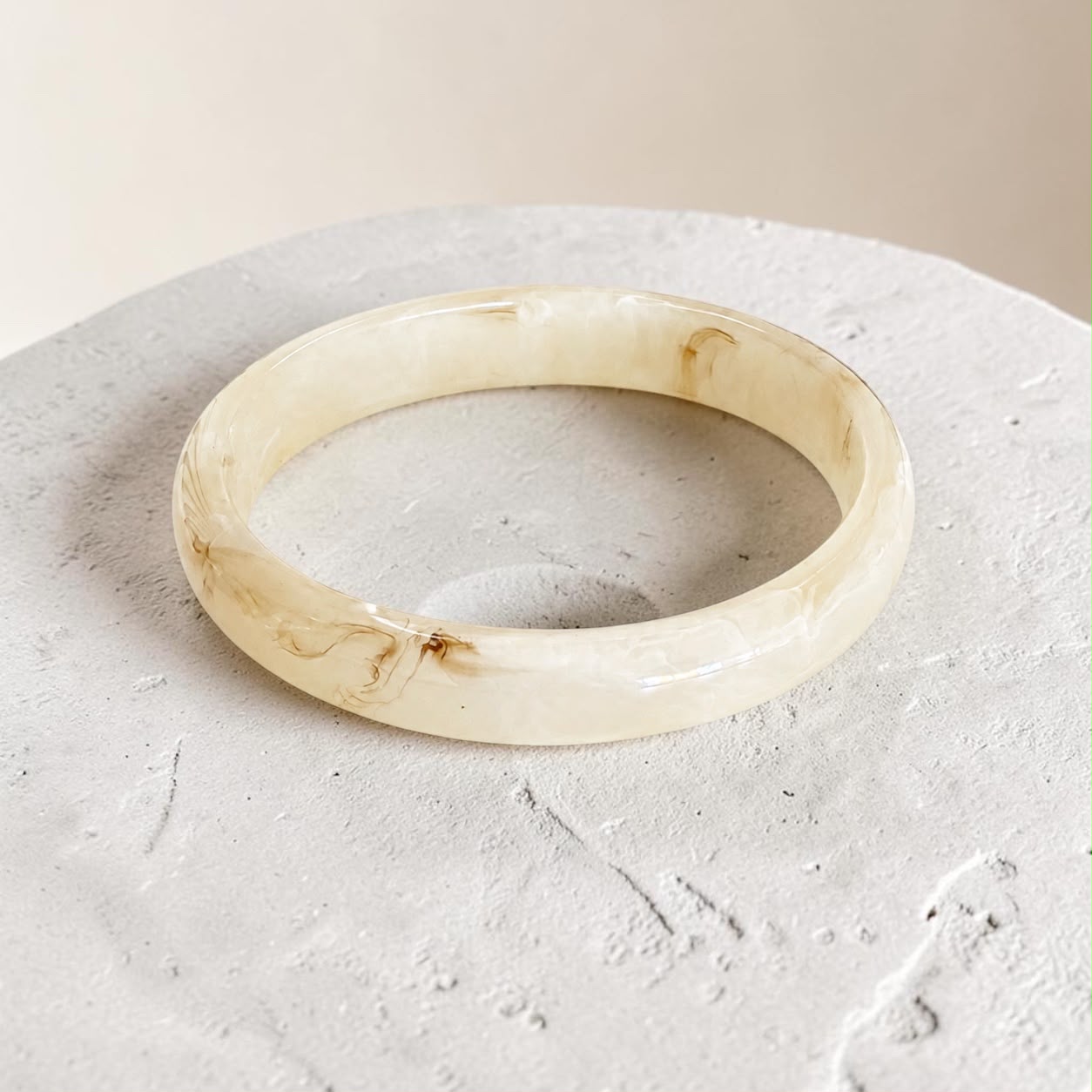 Modern Reçine Bileklik – Minimal Kalın Bangle Bileklik
