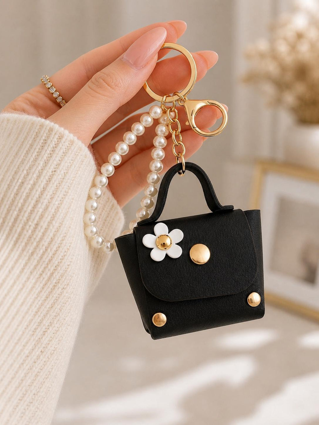Mini-Taschenschlüsselanhänger mit Blumenmuster – schwarzer Taschenanhänger mit Perlenkette