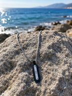 Edelstahl Herrenhalskette mit schwarzen Details – Moderne, minimale Design-Halskette