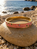 14 Karat vergoldeter Edelstahl-Armreif mit Blumenmuster – Rosa emailliertes Gold-Design