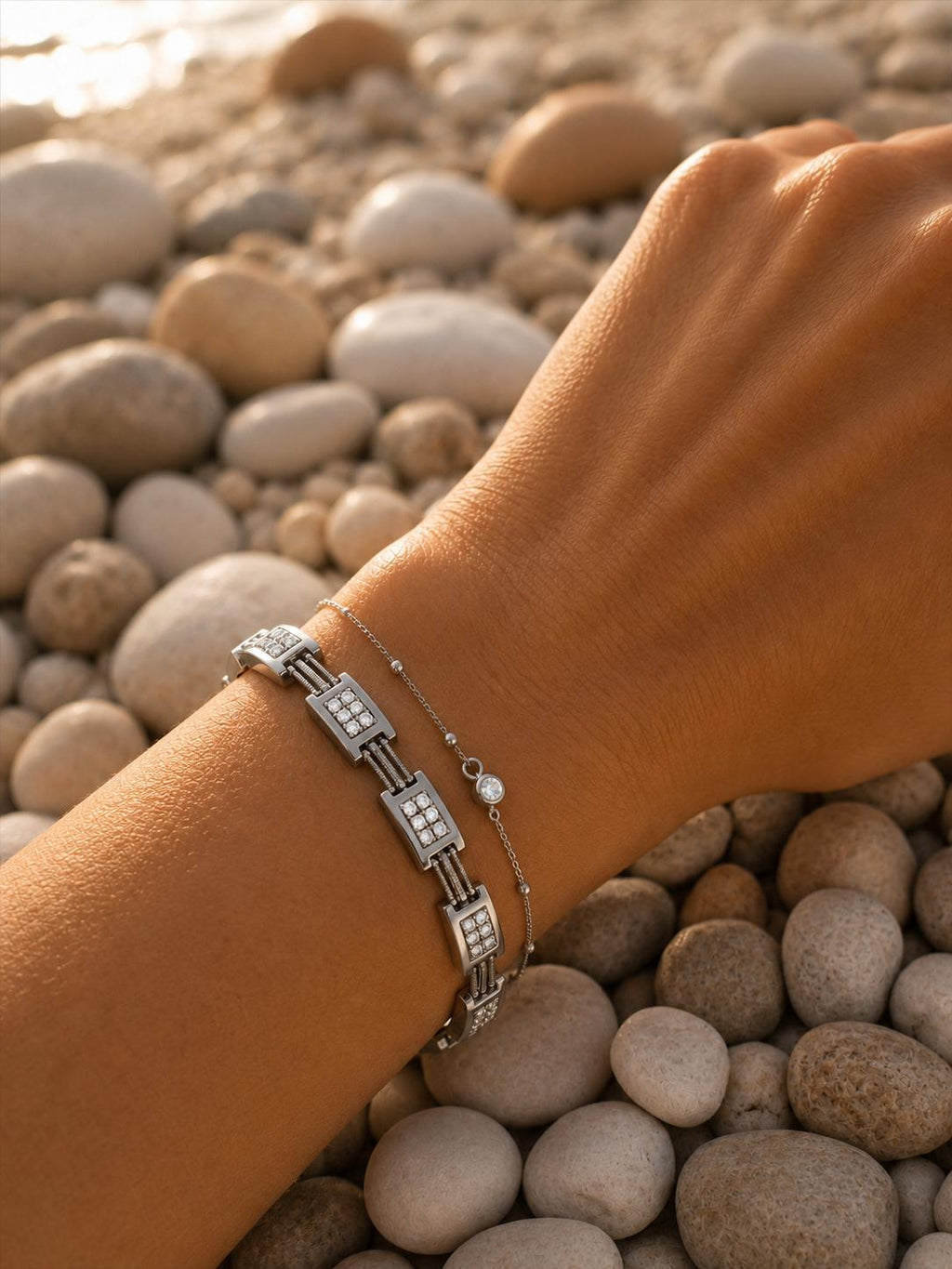 Xuping Steel Adjustable Bracelet with Stone Detail – Modern Design