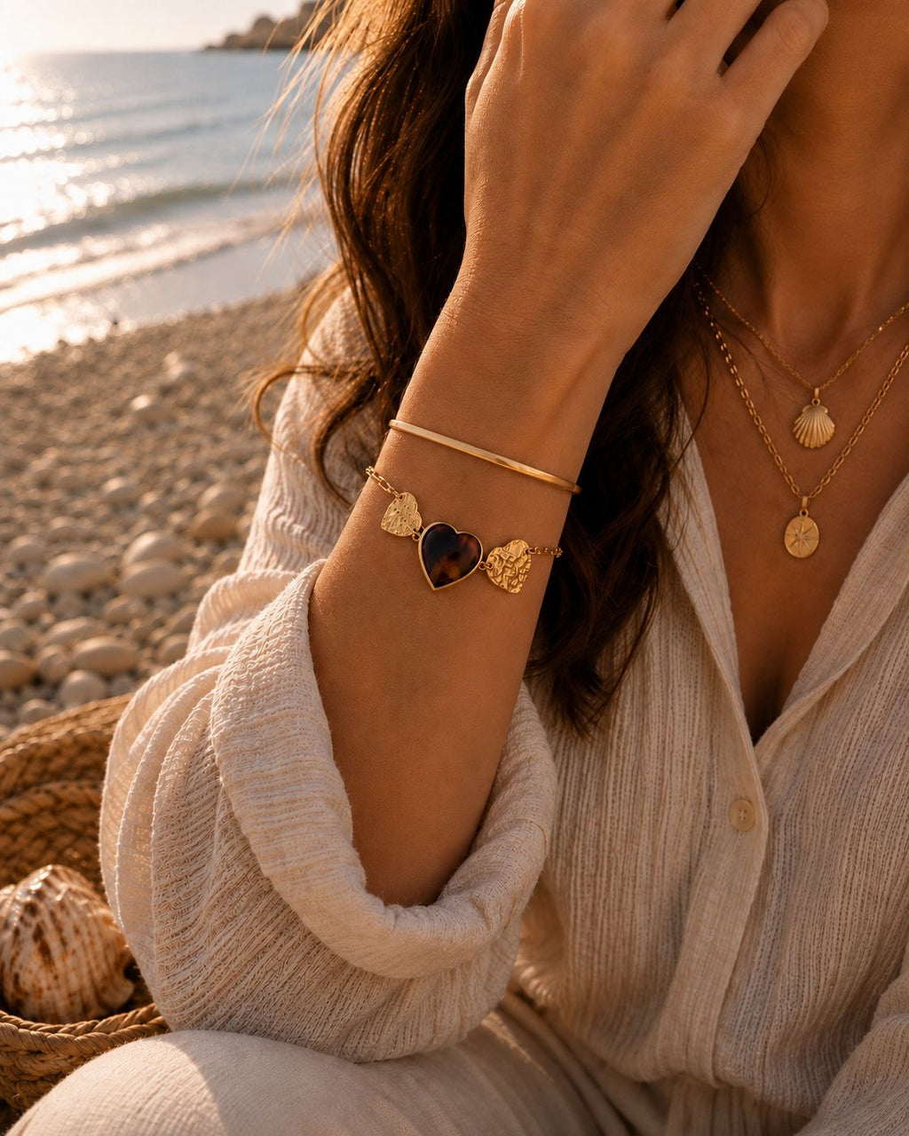Edelstahl 14K vergoldetes Armband mit Herzdetails – Verstellbare Größe