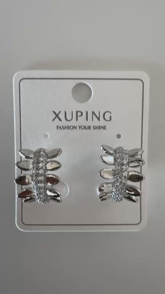 Xuping Çelik Yaprak Desenli Zirkon Taşlı Küpe